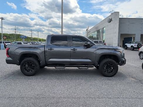 Used 2024 Toyota Tundra Limited AWD/4WD image 2
