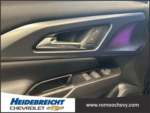Used 2024 Chevrolet Equinox EV LT FWD image 11