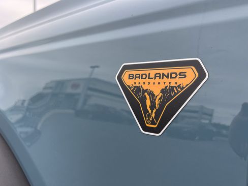 Used 2023 Ford Bronco Badlands AWD/4WD image 3