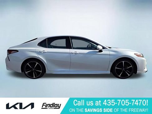 Used 2018 Toyota Camry XSE FWD image 3