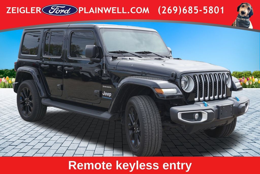 Used 2023 Jeep Wrangler Unlimited Sahara w/ Cold Weather Group AWD/4WD image 7
