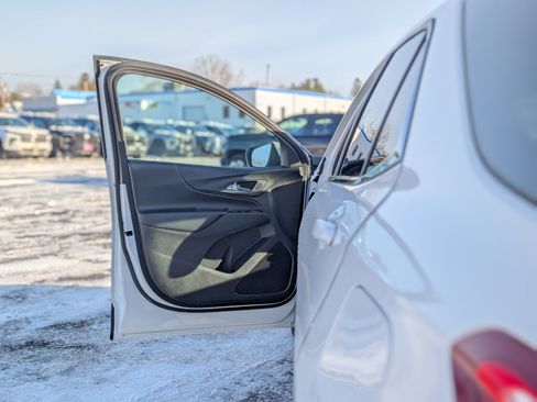 Used 2021 Chevrolet Equinox LT image 25