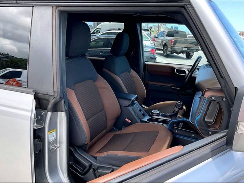 Used 2022 Ford Bronco Outer Banks AWD/4WD image 13