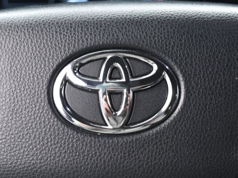 Used 2023 Toyota Sequoia Platinum image 31