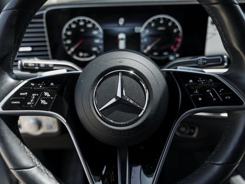 Used 2025 Mercedes-Benz GLE 450 4MATIC image 16