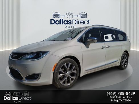 Used 2017 Chrysler Pacifica Limited w/ UConnect Theater Package image 2