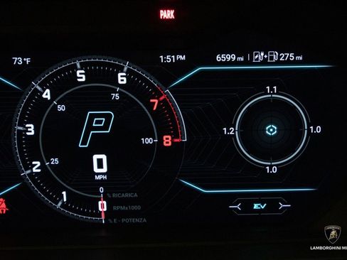 Used 2025 Lamborghini Urus SE image 85