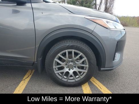 Used 2021 Nissan Kicks S FWD image 8