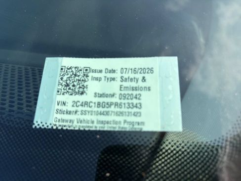 Used 2023 Chrysler Pacifica Touring-L FWD image 25