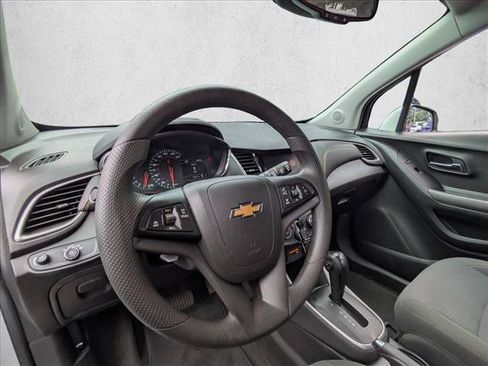 Used 2022 Chevrolet Trax LS w/ Tint and Cruise Package FWD image 10