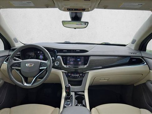 Used 2020 Cadillac XT6 Premium Luxury FWD image 18