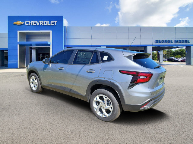 New 2026 Chevrolet Trax LS w/ LS Convenience Package FWD image 3