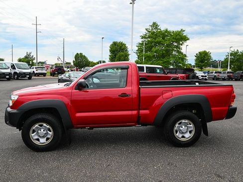 Used 2014 Toyota Tacoma 4x4 Regular Cab image 8