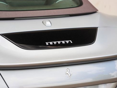 Certified 2024 Ferrari Roma Spider RWD image 22