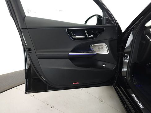 Certified 2026 Mercedes-Benz C 300 4MATIC Sedan image 5