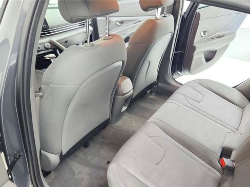 Used 2024 Hyundai Elantra SE image 29