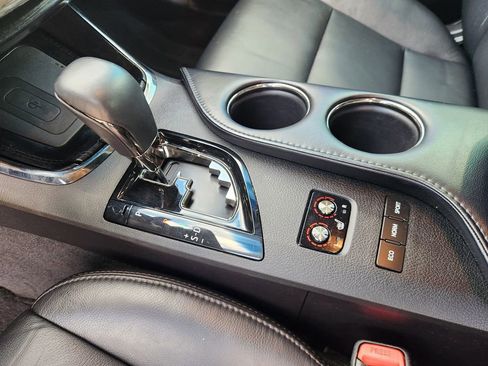 Used 2016 Toyota Avalon Touring image 19