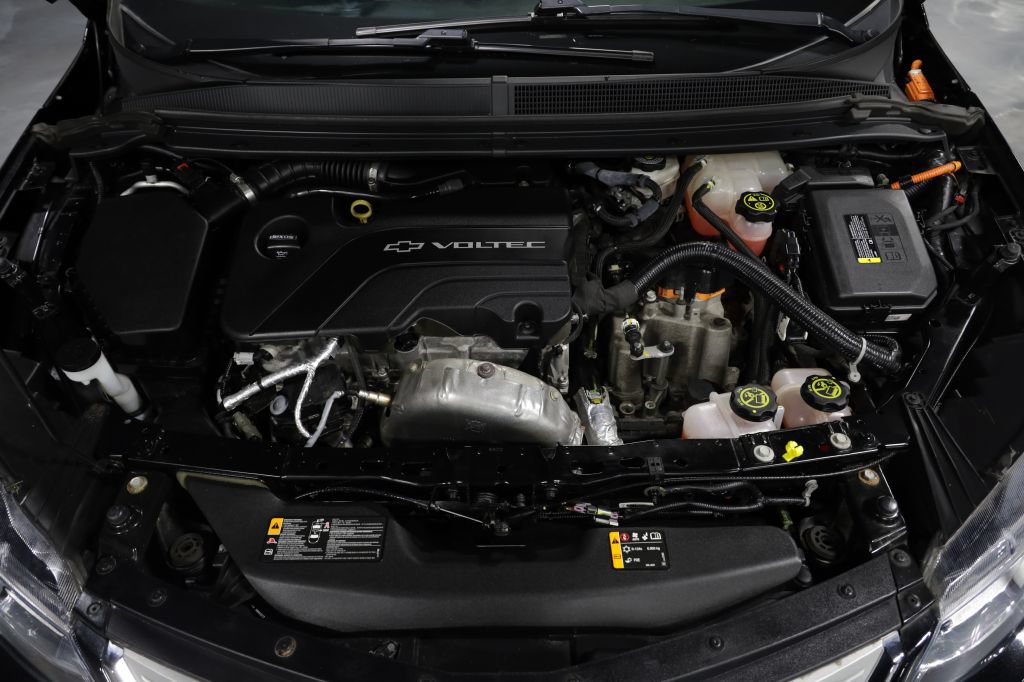 Used 2017 Chevrolet Volt Premier w/ Driver Confidence II Package FWD image 32