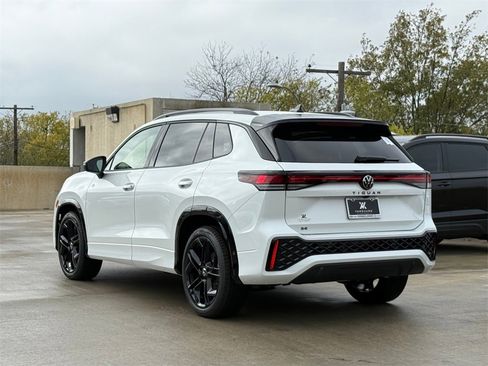 New 2026 Volkswagen Tiguan SE R-Line image 8