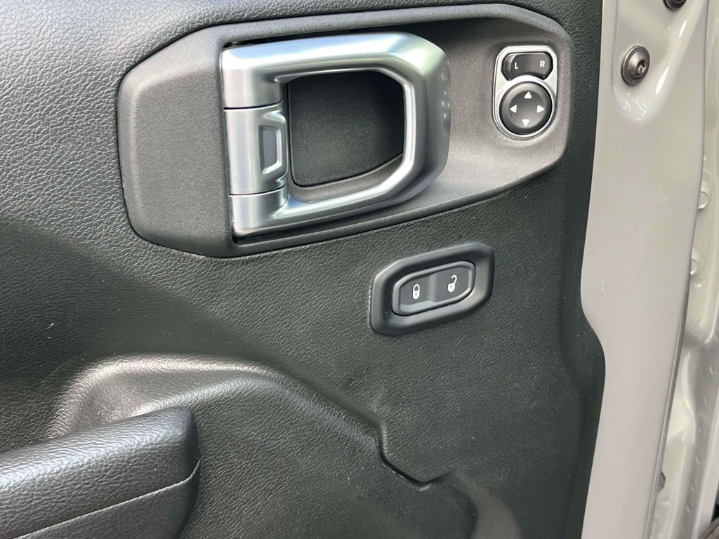 Used 2022 Jeep Gladiator Sport AWD/4WD image 24