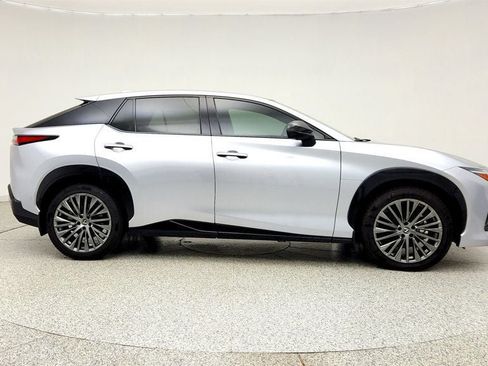 Used 2023 Lexus RZ 450e Premium w/ Accessory Package (A2) AWD/4WD image 4