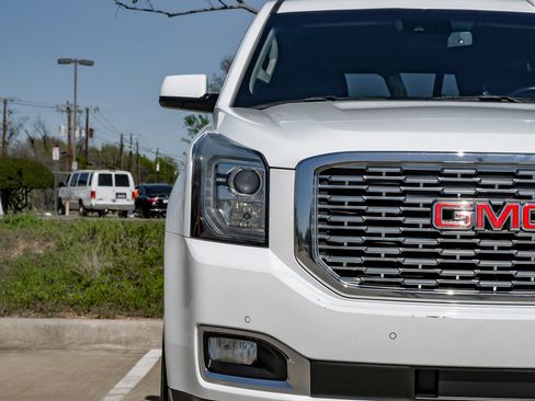 Used 2018 GMC Yukon Denali RWD image 57