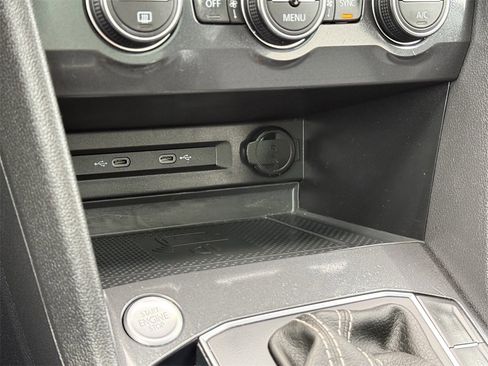 Used 2021 Volkswagen Tiguan SE R-Line image 27