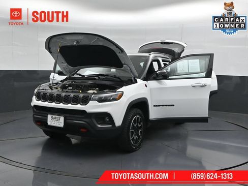 Used 2024 Jeep Compass Trailhawk AWD/4WD image 56
