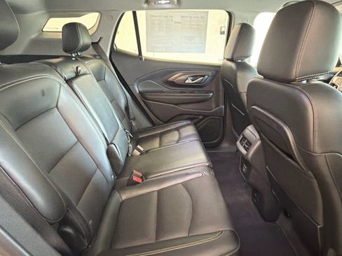 Used 2024 GMC Terrain SLT FWD image 30