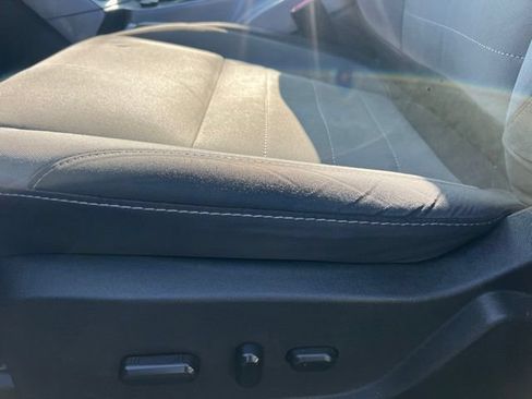 Used 2015 Ford Escape SE FWD image 18
