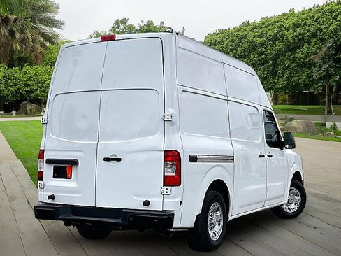 Used 2018 Nissan NV 2500 SV w/ Navigation Package image 2