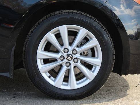 Used 2025 Toyota Corolla SE image 25