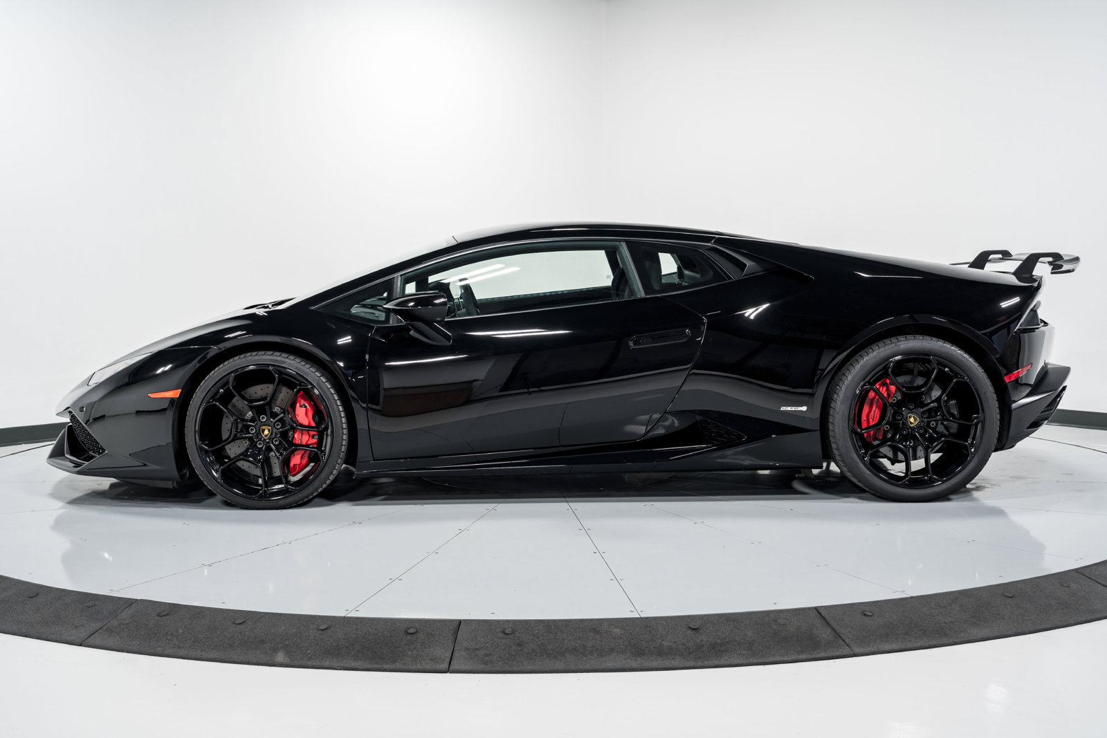 Used 2015 Lamborghini Huracan LP 610-4 AWD/4WD image 6