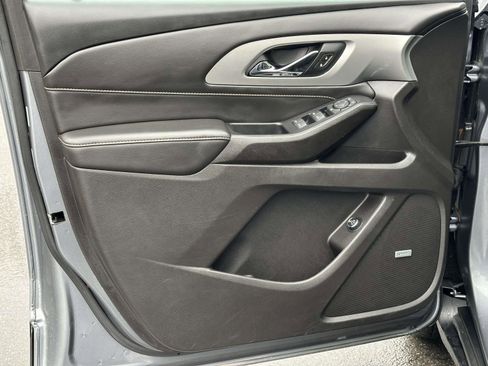 Used 2021 Chevrolet Traverse LT w/ LT Premium Package image 20