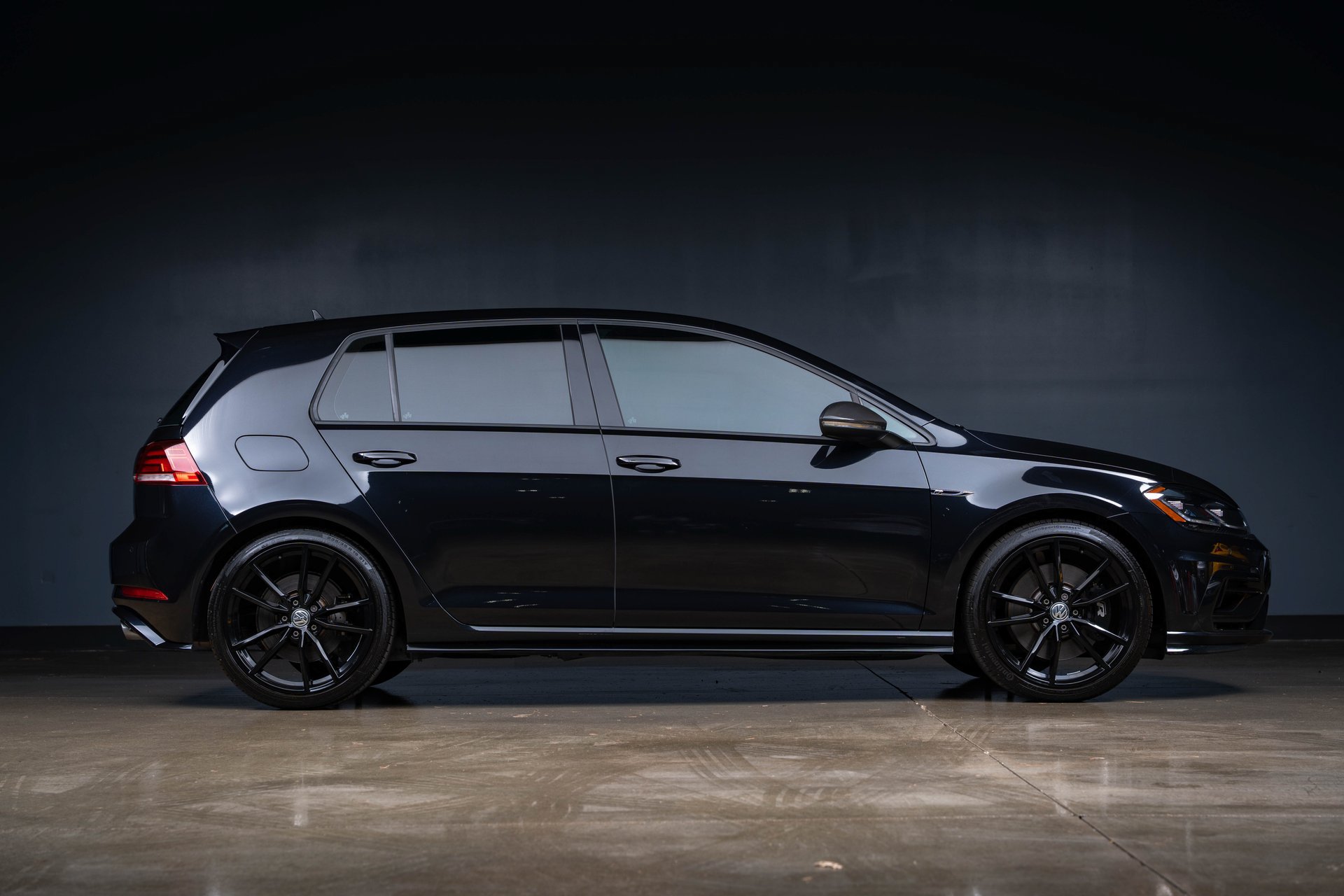 Used 2019 Volkswagen Golf R 4-Door AWD/4WD image 3