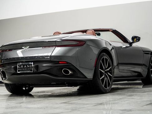 Used 2019 Aston Martin DB11 Volante image 14