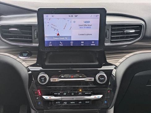 Used 2023 Ford Explorer Limited image 15