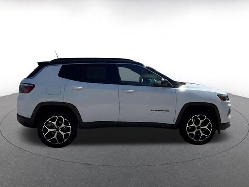 Used 2025 Jeep Compass Limited image 16