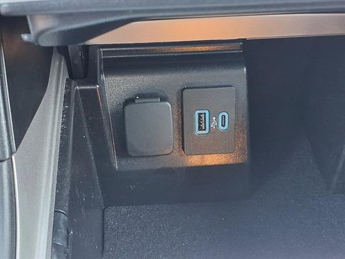 Used 2023 Ford Explorer XLT image 16