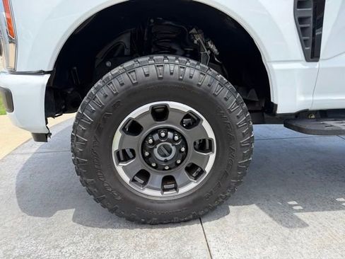 Used 2023 Ford F250 Lariat w/ Tremor Off-Road Package AWD/4WD image 4