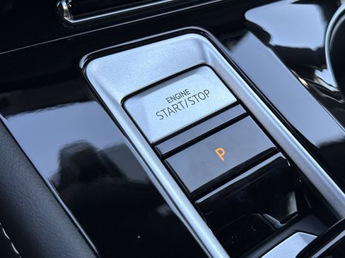 New 2026 Volkswagen Atlas Cross Sport SEL image 17