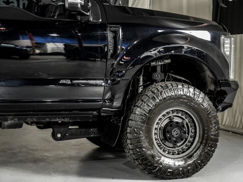 Used 2019 Ford F250 Limited w/ FX4 Off-Road Package AWD/4WD image 7