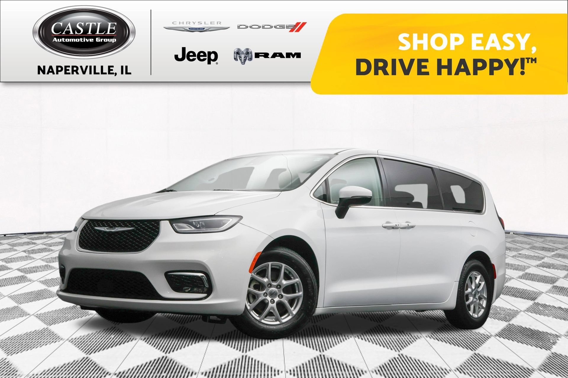 Used 2023 Chrysler Pacifica Touring-L FWD image 1