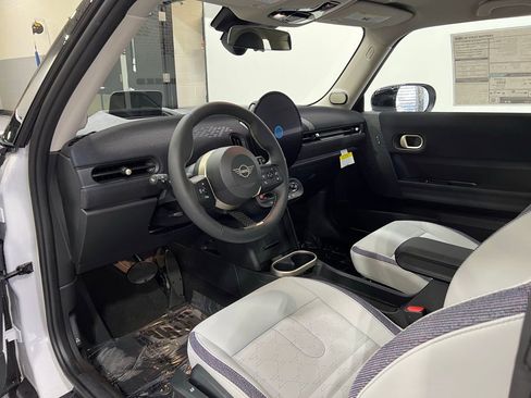 Certified 2025 MINI Cooper 2-Door Hardtop image 11