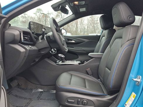 Certified 2025 Buick Envista Sport Touring w/ Convenience I Package FWD image 15