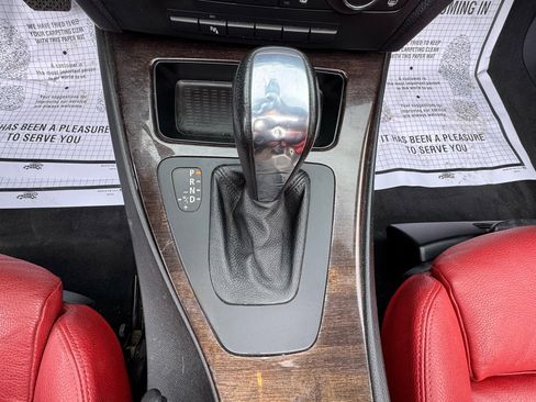 Used 2011 BMW 335i Convertible image 16