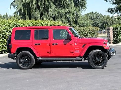 Used 2024 Jeep Wrangler Unlimited Sahara w/ Technology Group AWD/4WD image 4