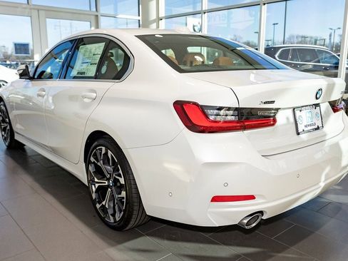 Used 2026 BMW 330i xDrive Sedan w/ Premium Package AWD/4WD image 4