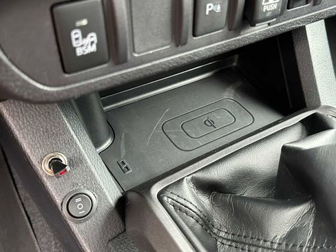 Used 2018 Toyota Tacoma SR image 29