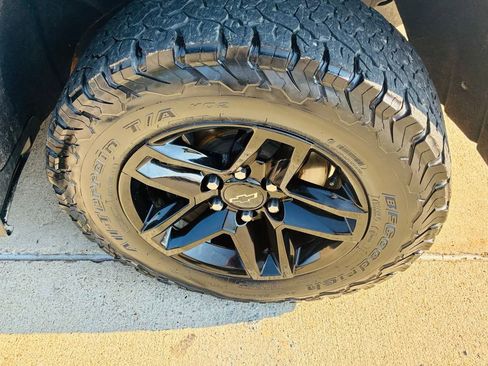 Used 2022 Chevrolet Silverado 1500 LT Trail Boss w/ Convenience Package II image 4